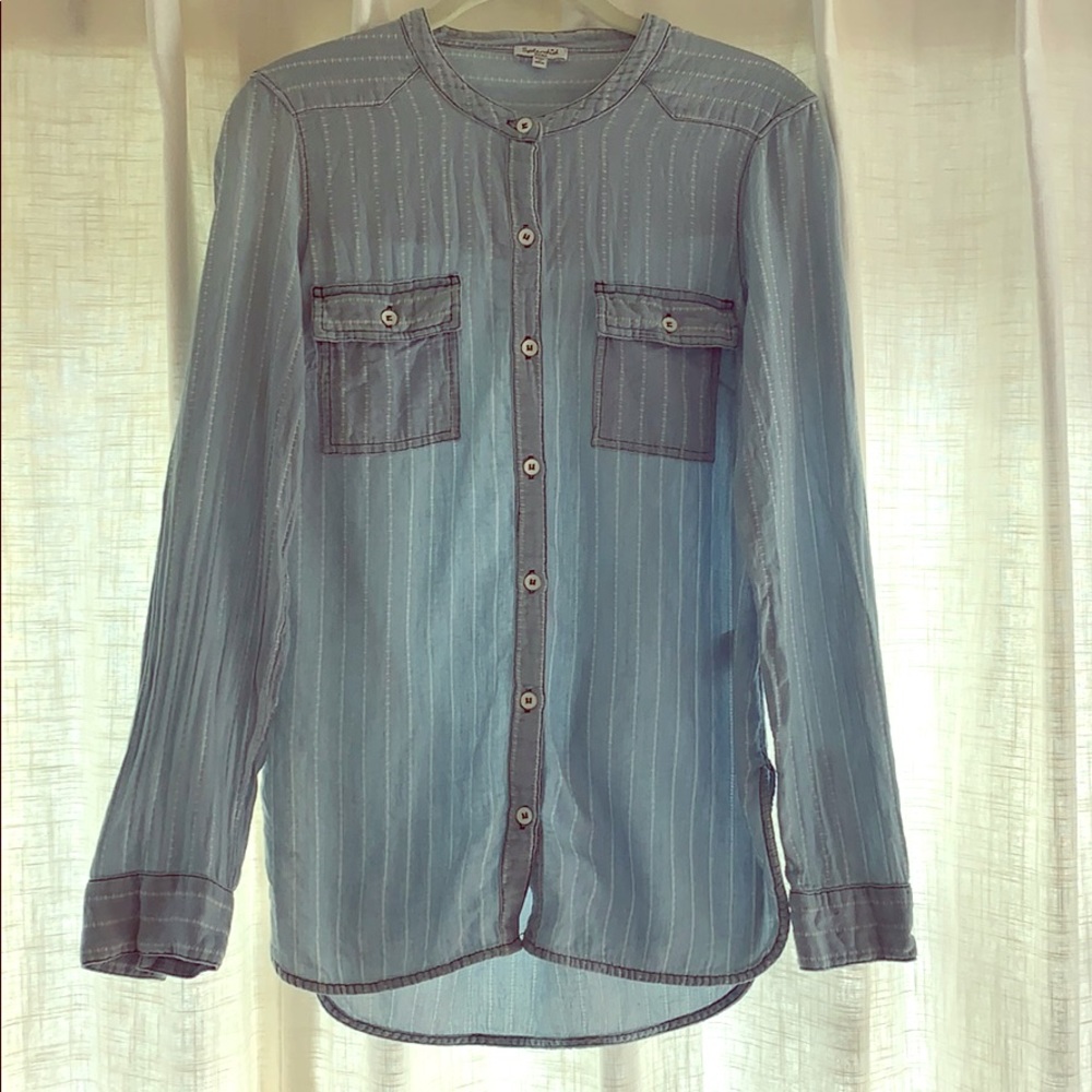 Splendid chambray button up shirt